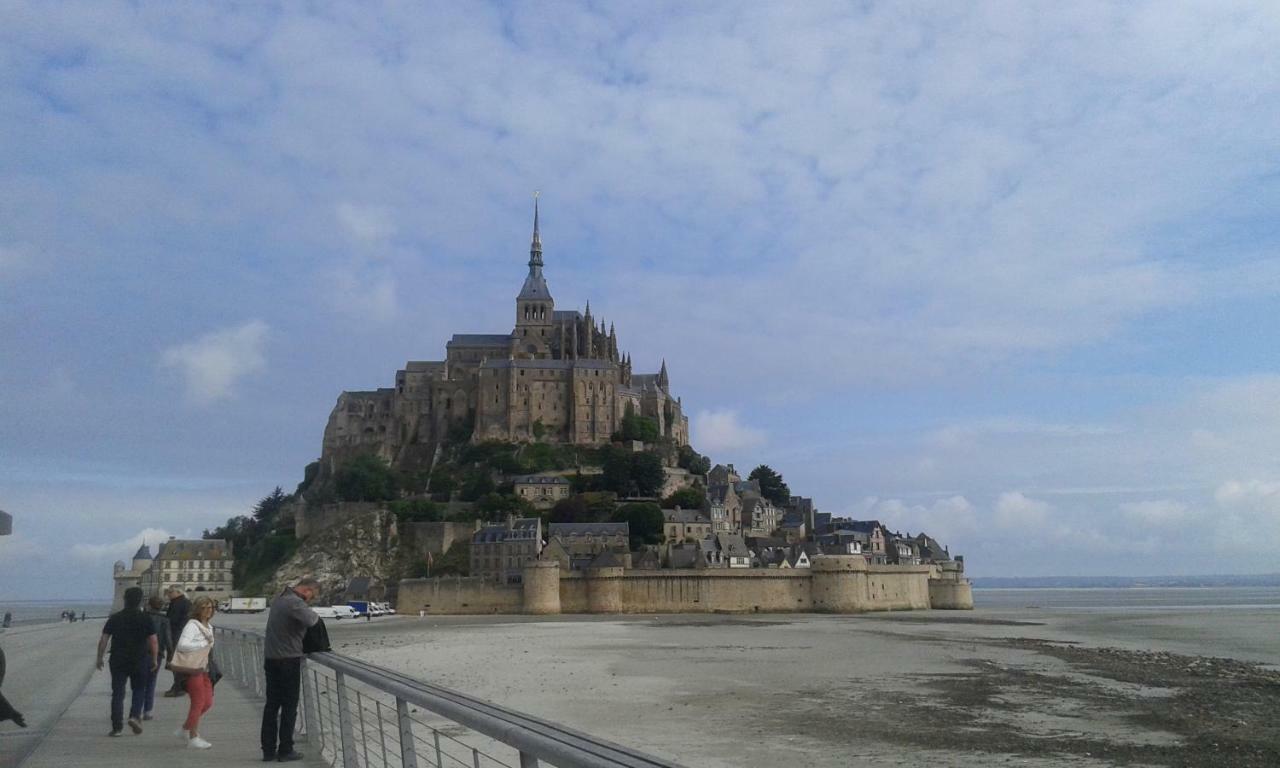 Notre-Dame-du-Touchet La Gerbaudiere Chambres&Table D Hotes Proche Mont Saint Michel Cuisine Maison المظهر الخارجي الصورة